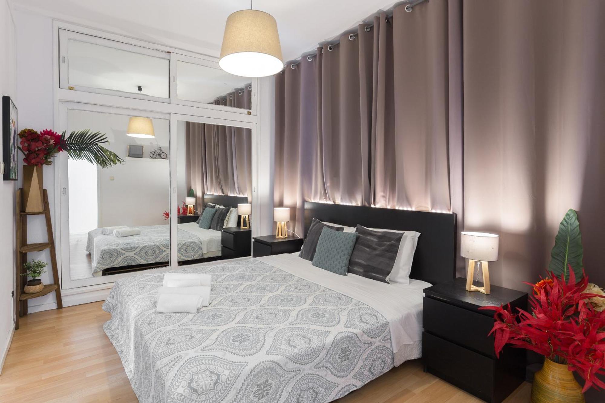 Host Wise - Large Flat W Terrace - Ace Location At Aliados Apartment Porto Exterior photo