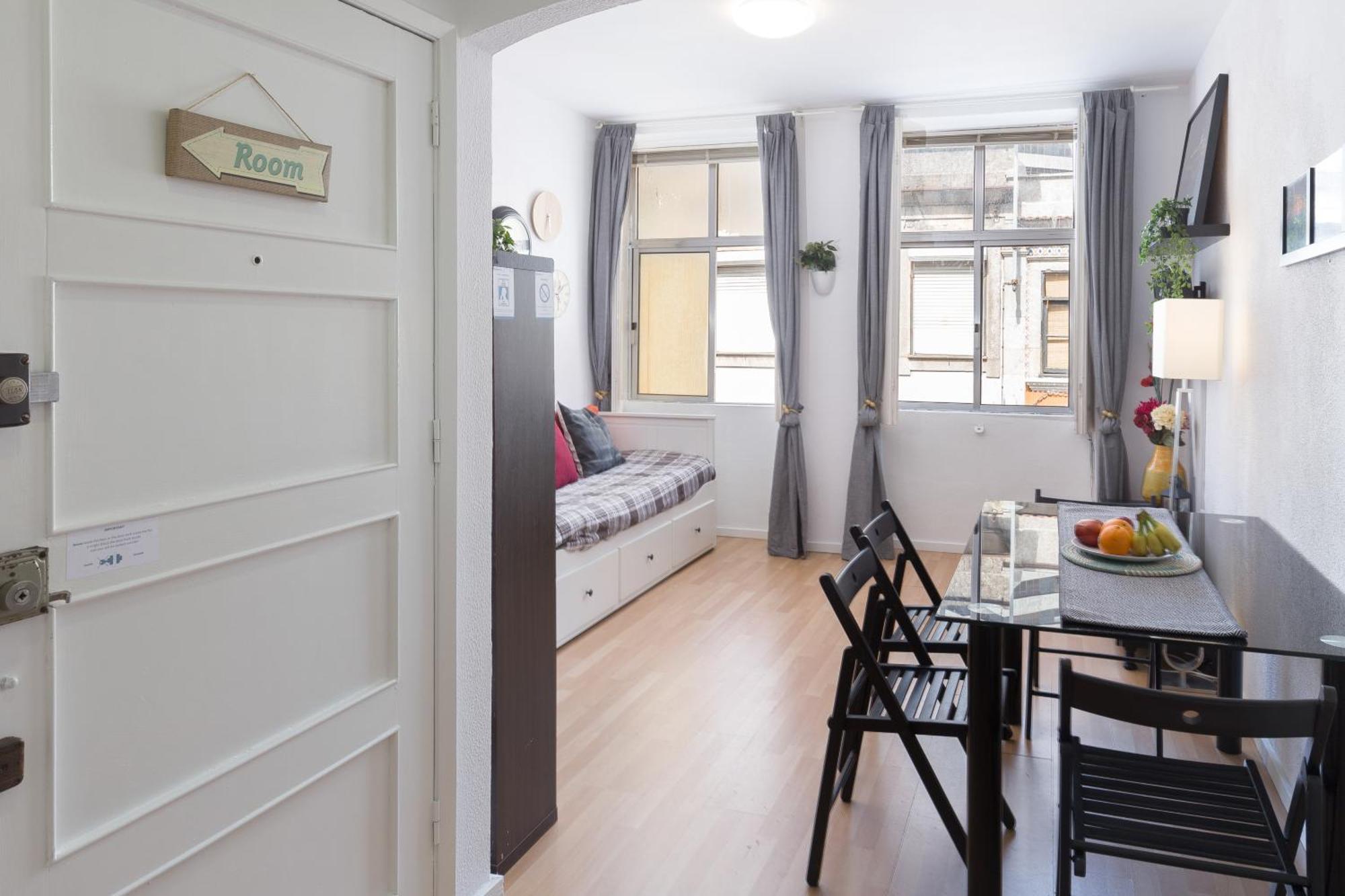 Host Wise - Large Flat W Terrace - Ace Location At Aliados Apartment Porto Room photo