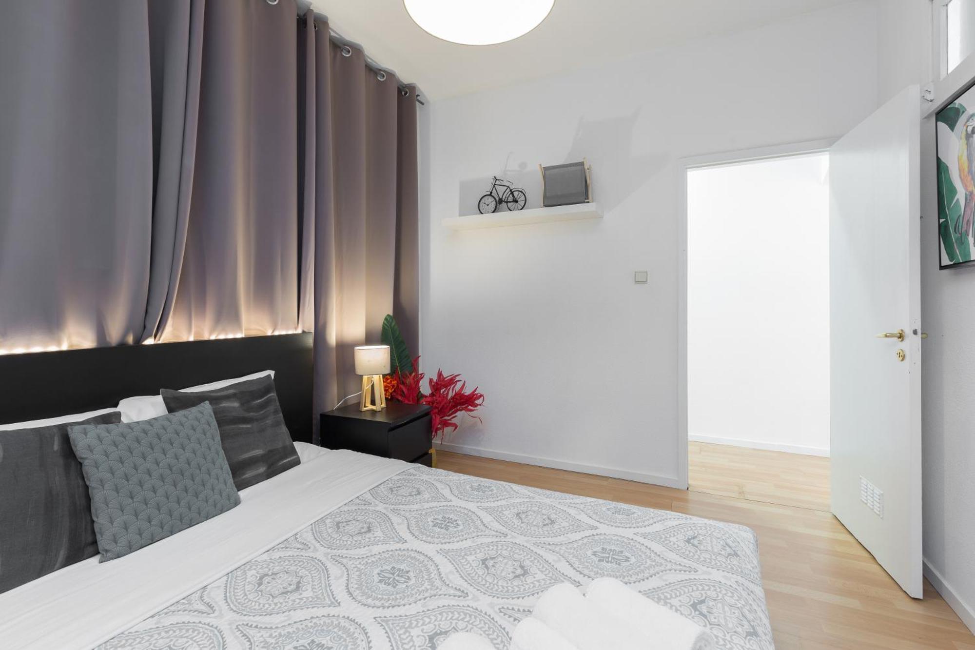 Host Wise - Large Flat W Terrace - Ace Location At Aliados Apartment Porto Room photo